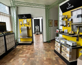 Borniak Werksverkauf und Lager bei Colomi