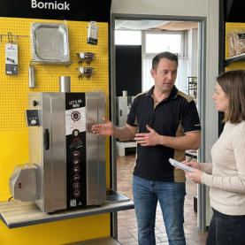 Verkaufberatung bei Colomi über Borniak Räucherofen